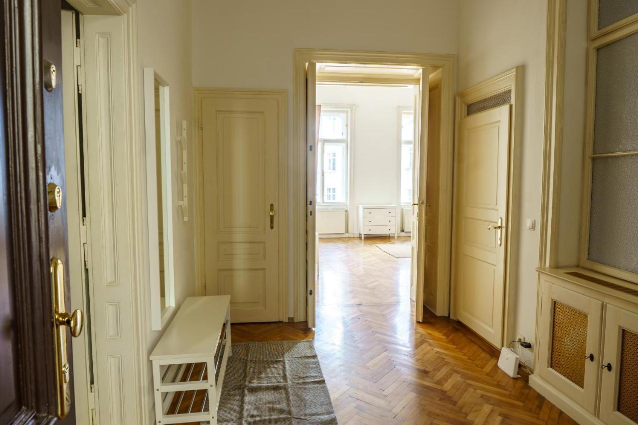 Appartement 1060 *